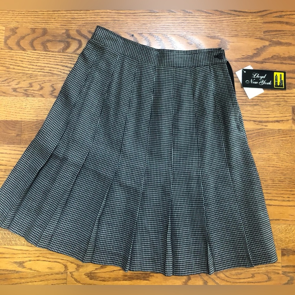 NWT  Vintage LLOYD NEW YORK Black & White Pleated Check Skirt  Size 6